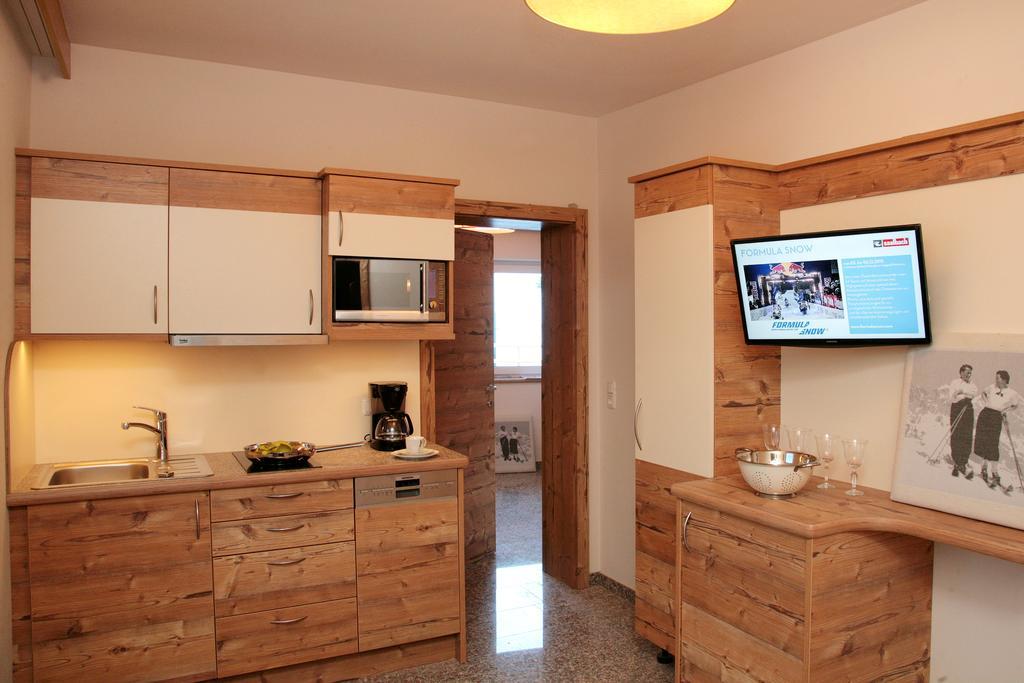 Intown Apartment Schmiede Saalbach-Hinterglemm Exterior foto