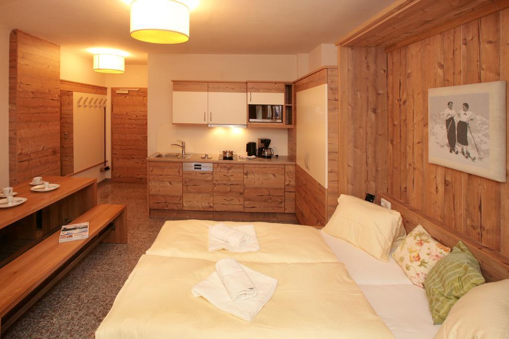 Intown Apartment Schmiede Saalbach-Hinterglemm Exterior foto